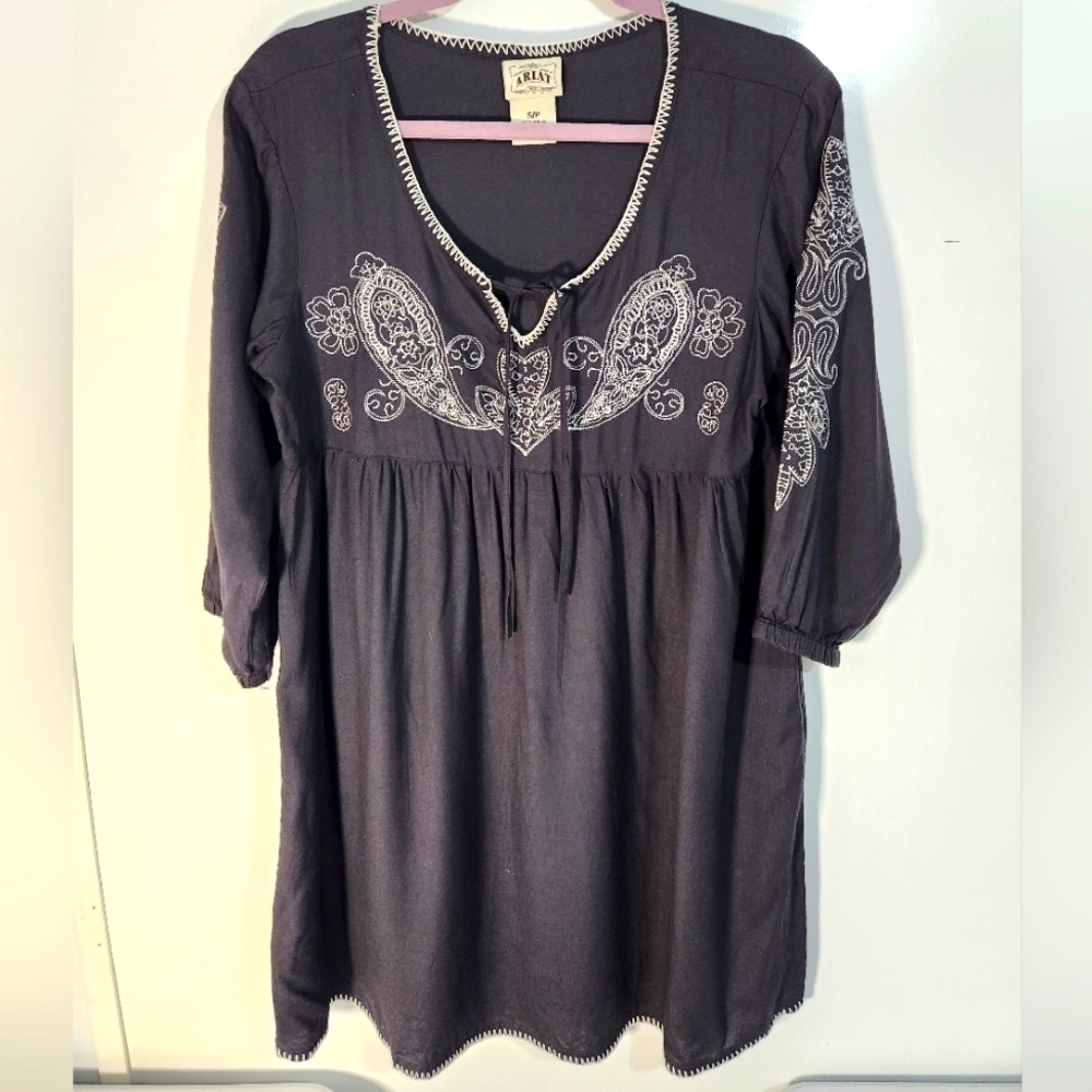ARIAT Embroidered Black Dress, Size Small